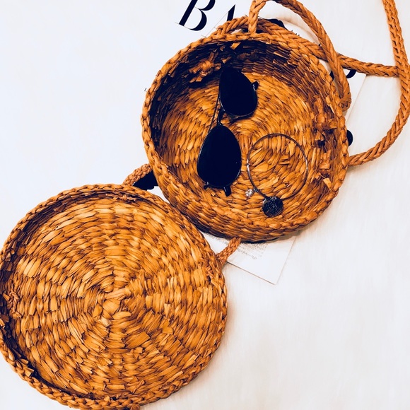 🆕Round Woven Straw Crossbody Bag - Picture 3 of 4